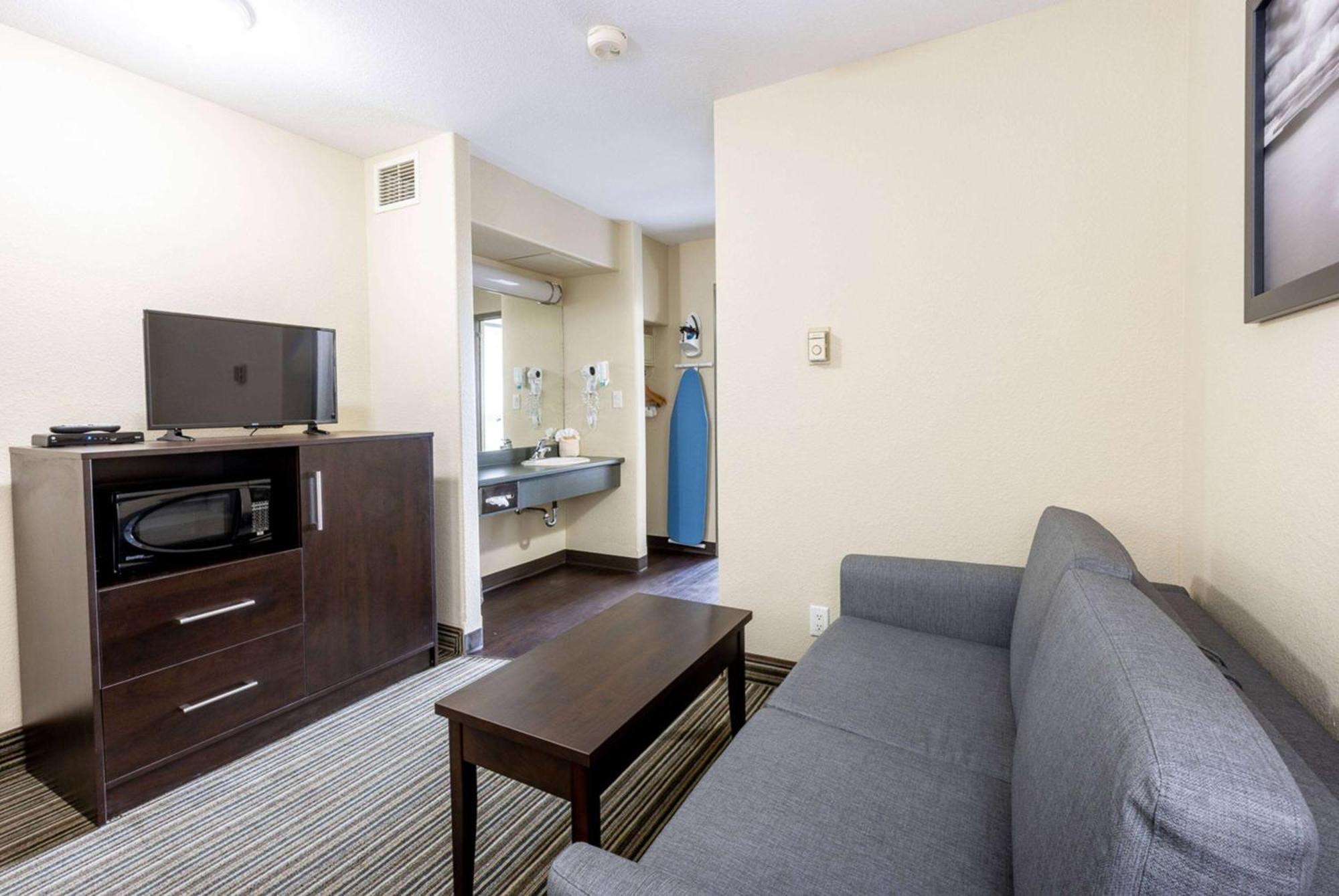 Super 8 By Wyndham Truro Ns Hotel Exterior photo
