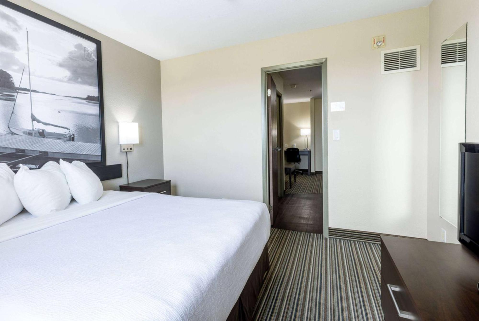 Super 8 By Wyndham Truro Ns Hotel Exterior photo